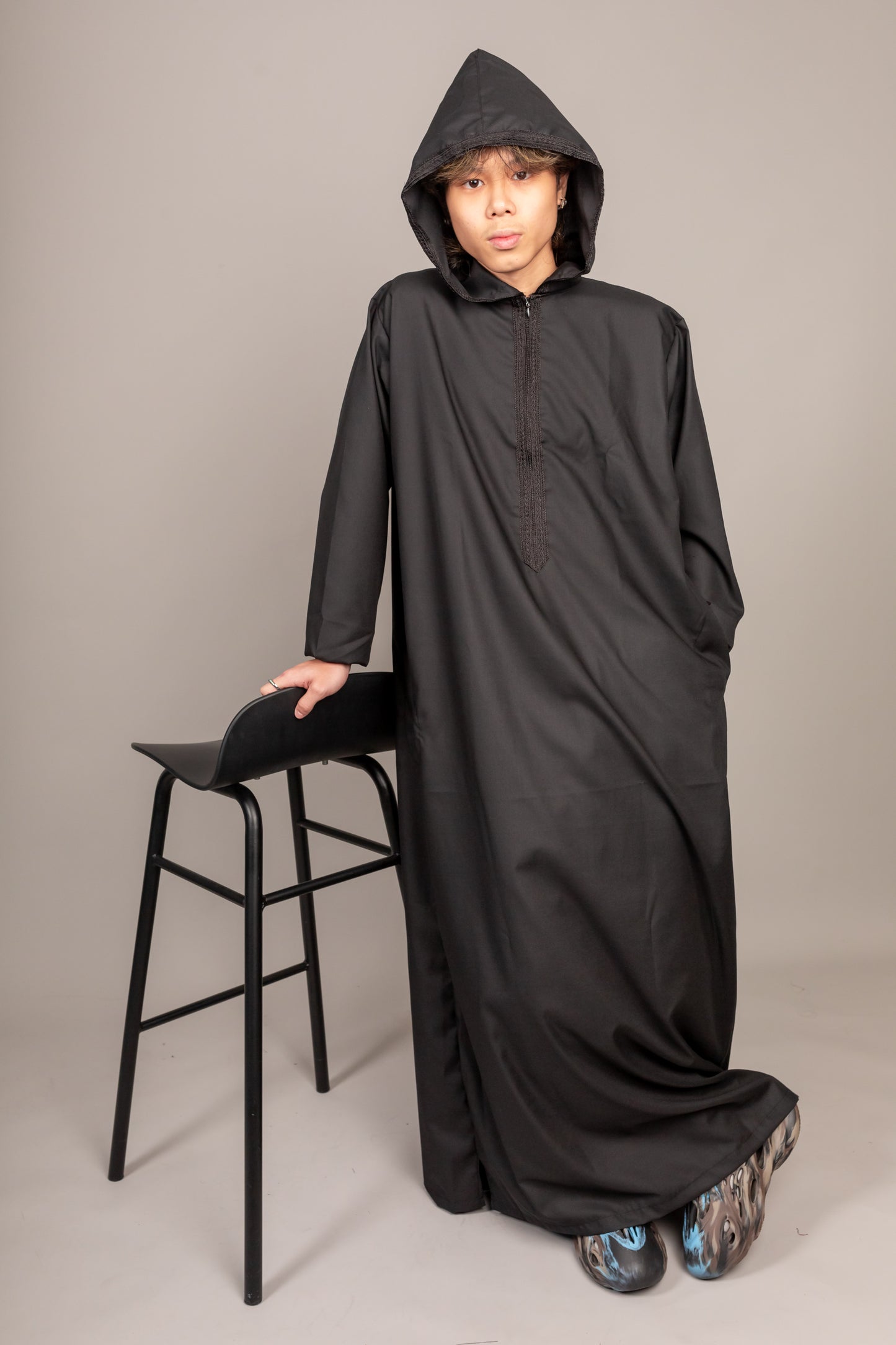 Hooded Emir Series charcoal