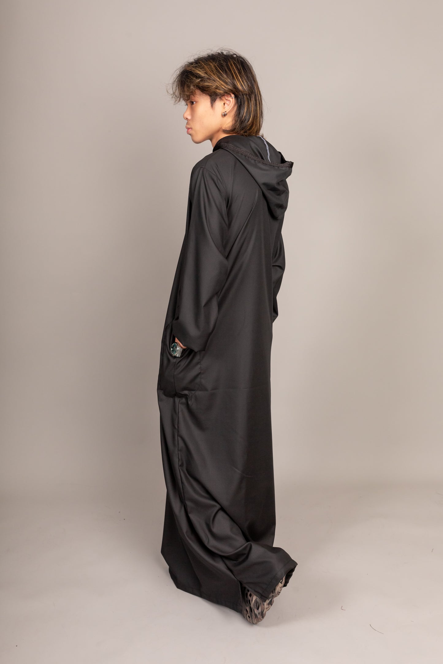 Hooded Emir Series charcoal